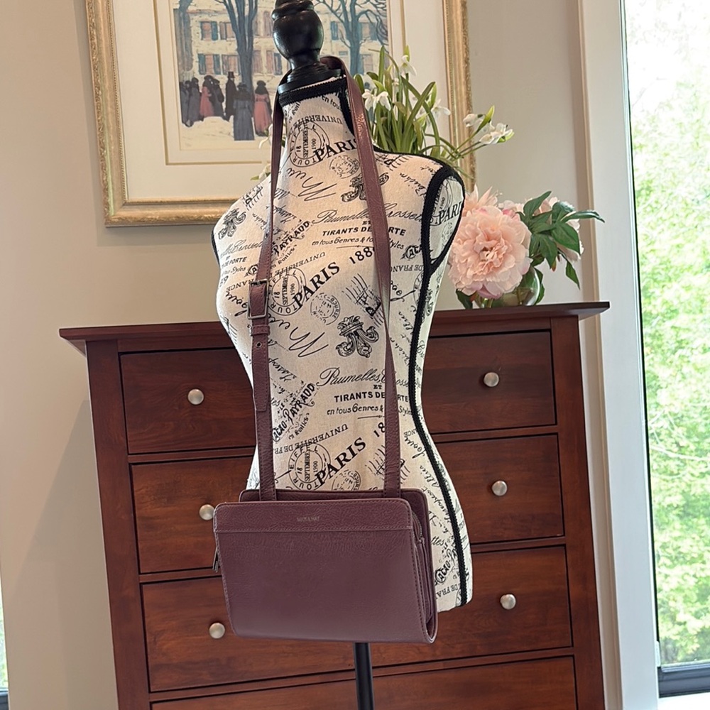 Elegant Burgundy Crossbody Bag